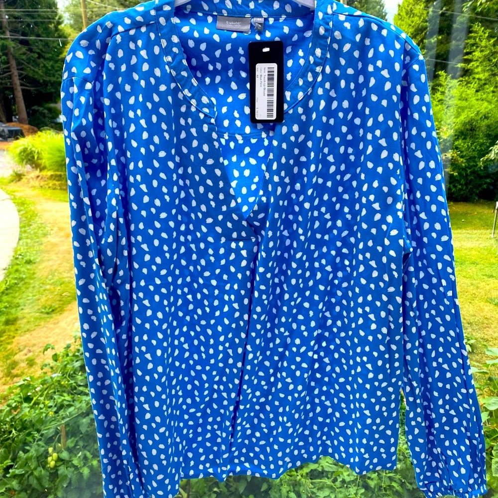 B. young brand blue print blouse NWT Size 14 US